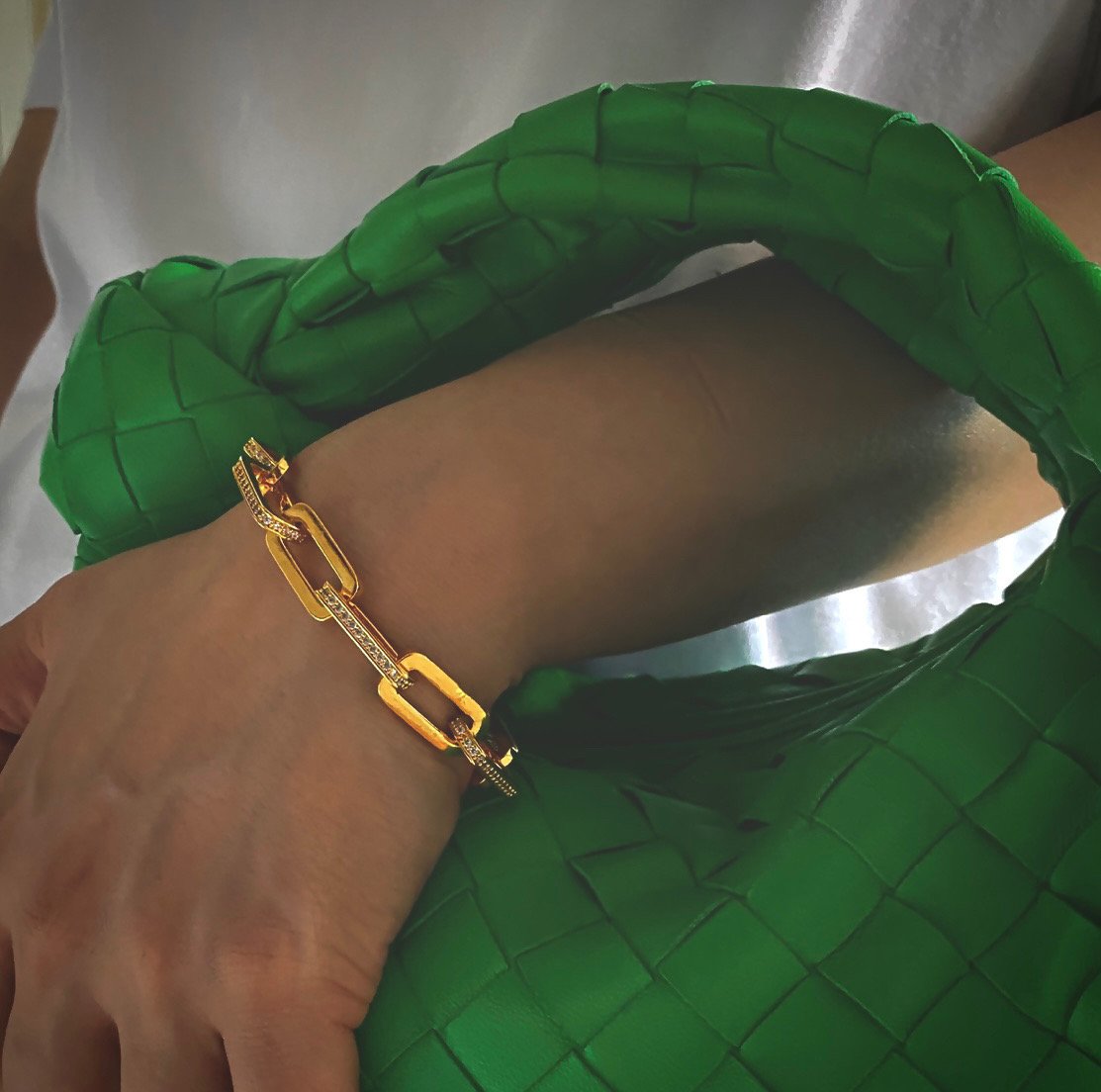 La bracelate in gold