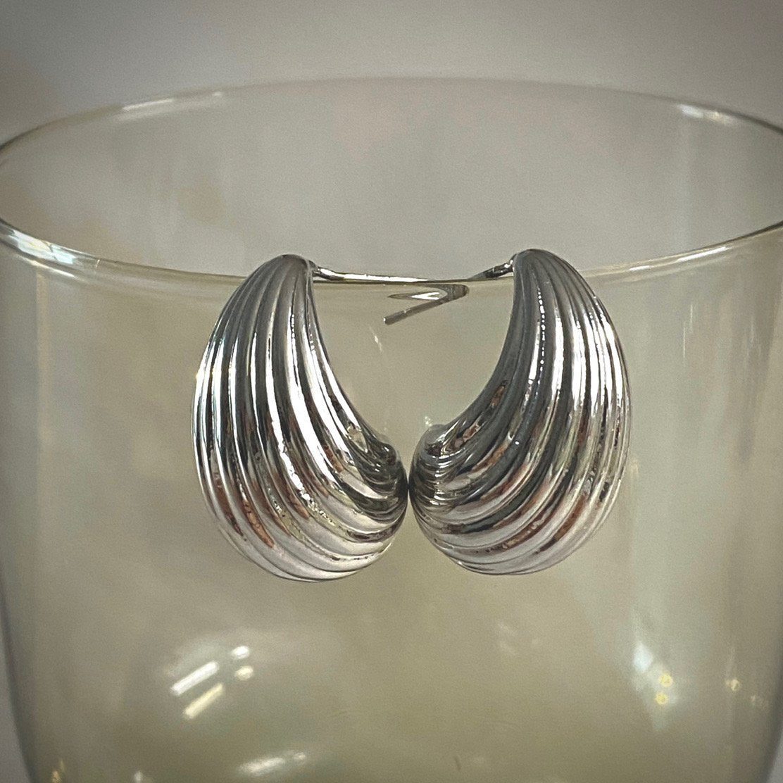 Merlo Earrings in Gold