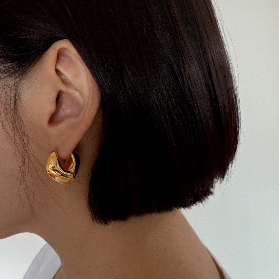 Grasp Earrings in Gold