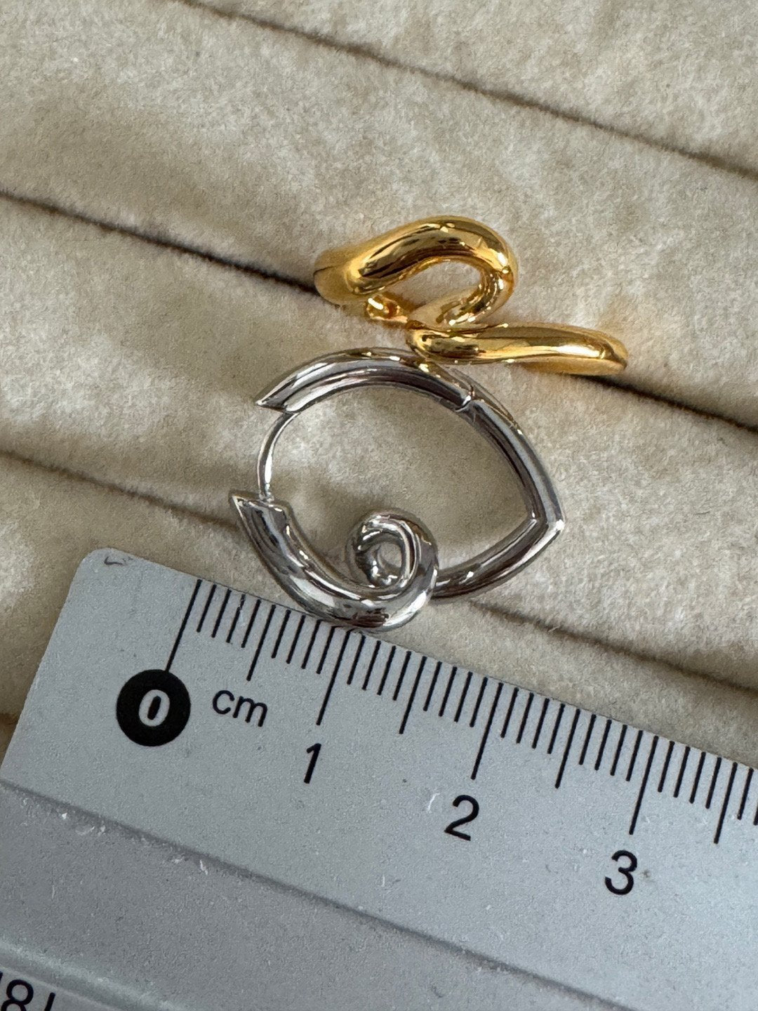 Grata Earrings in Silver