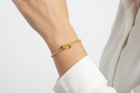 Diamante Knot Bangle in Gold