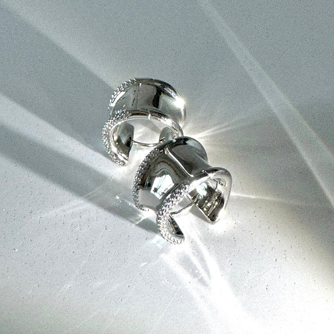 Throm earrings in Gold