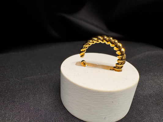 Emily Uno Ring in Gold