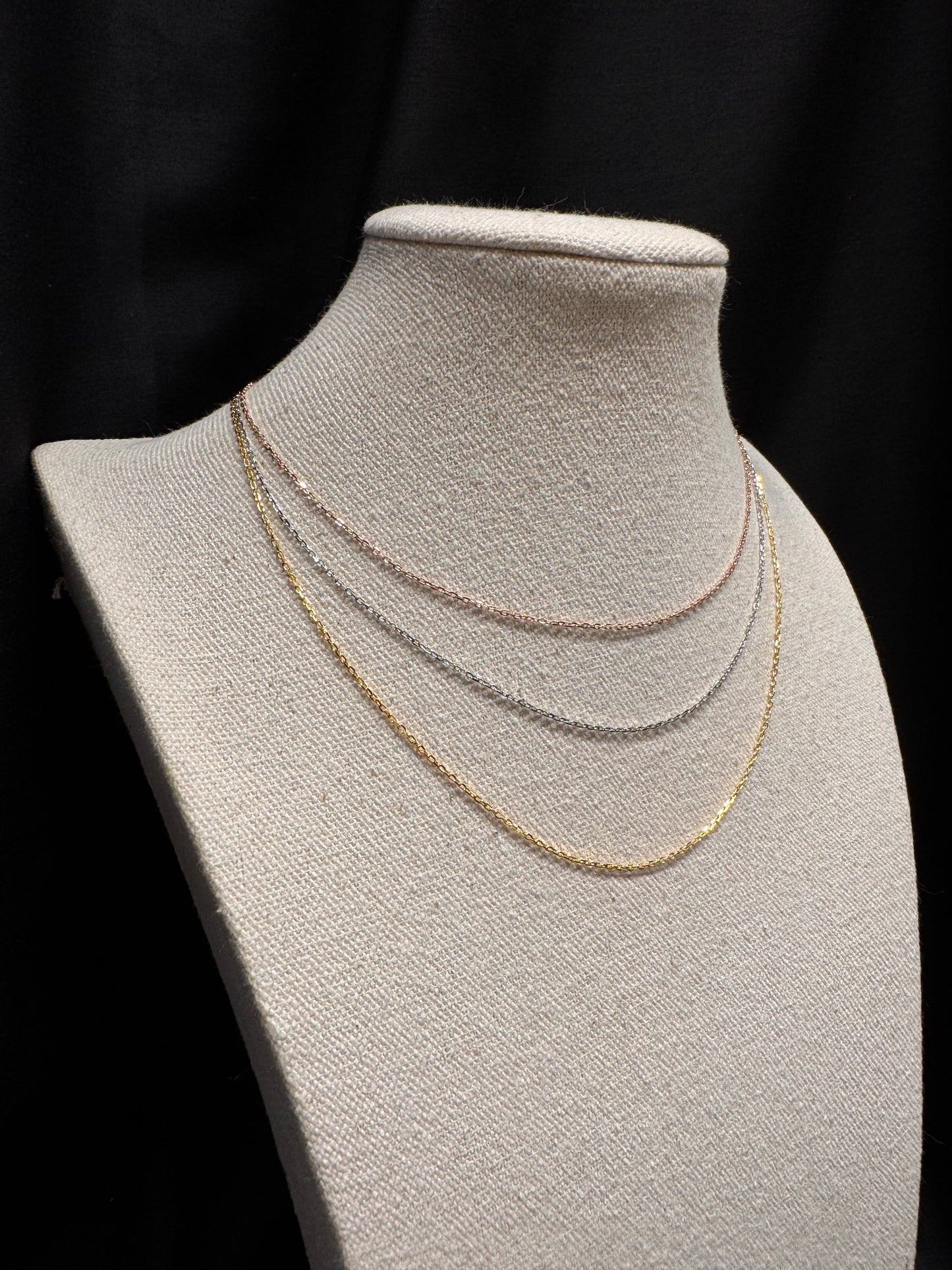 Fine Thick Oval Necklace In Sliver