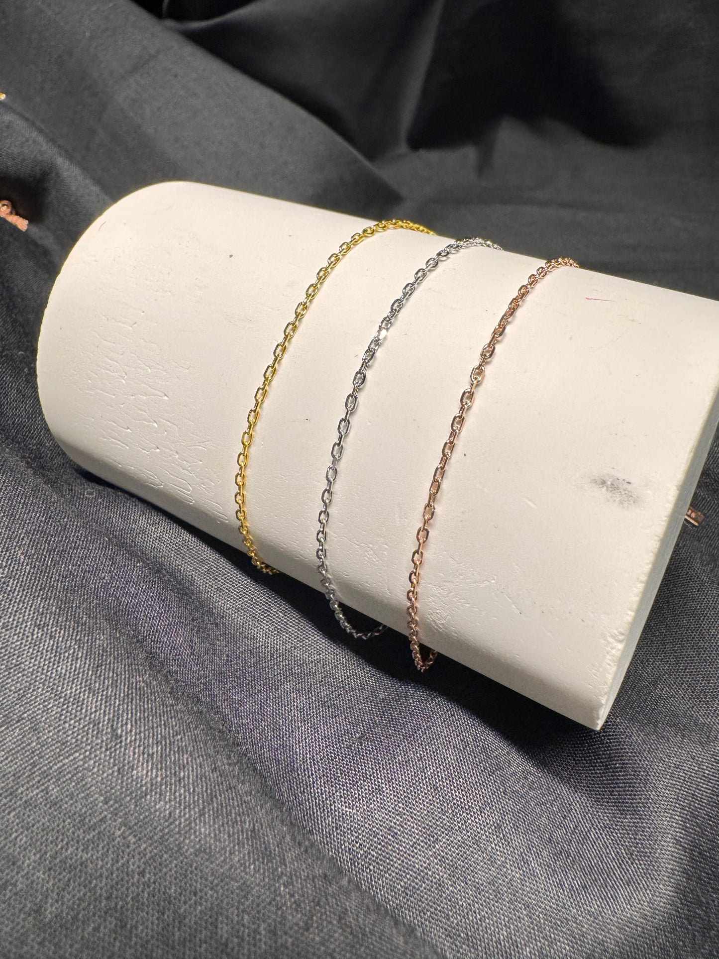 Fine Thick Oval Bracelet In Sliver