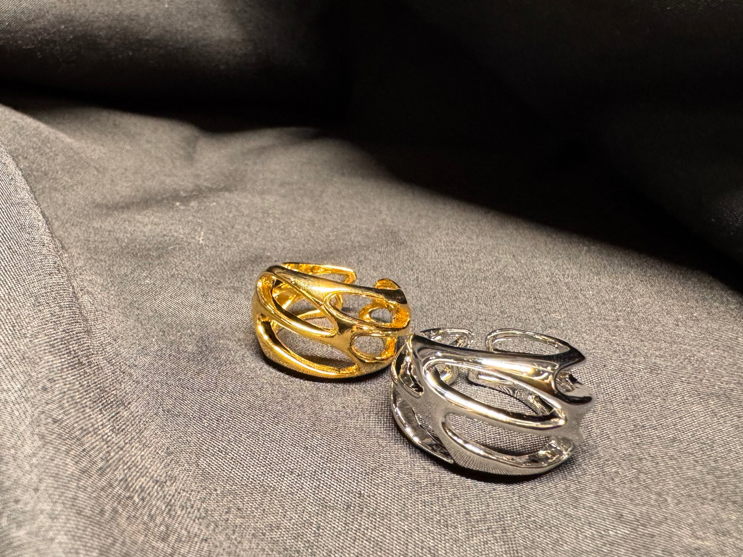 Cradle Ring in Silver