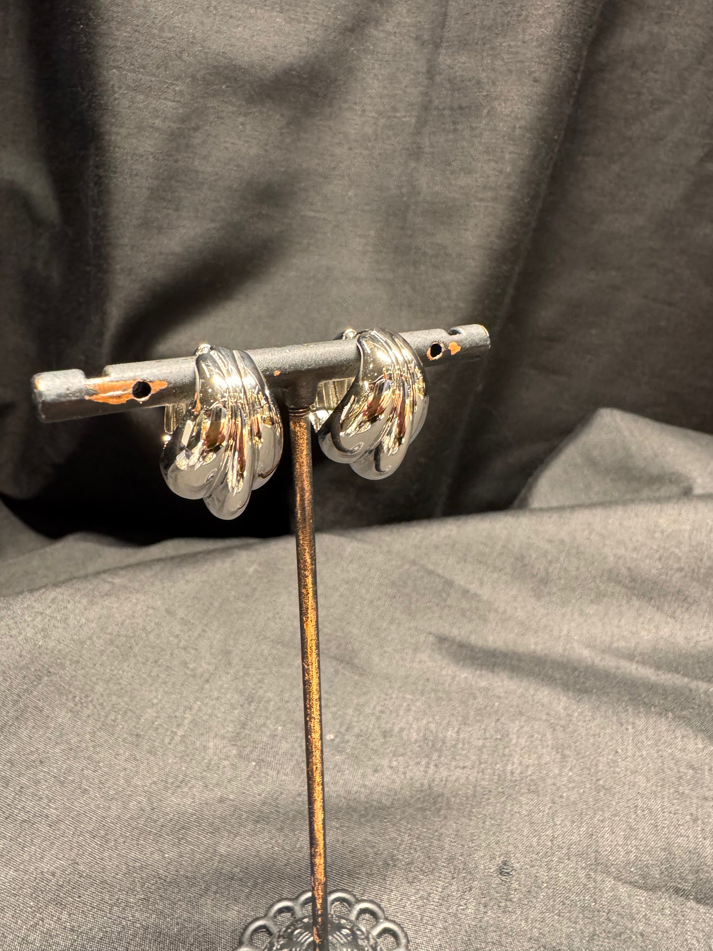 Carriage Earring in Silver