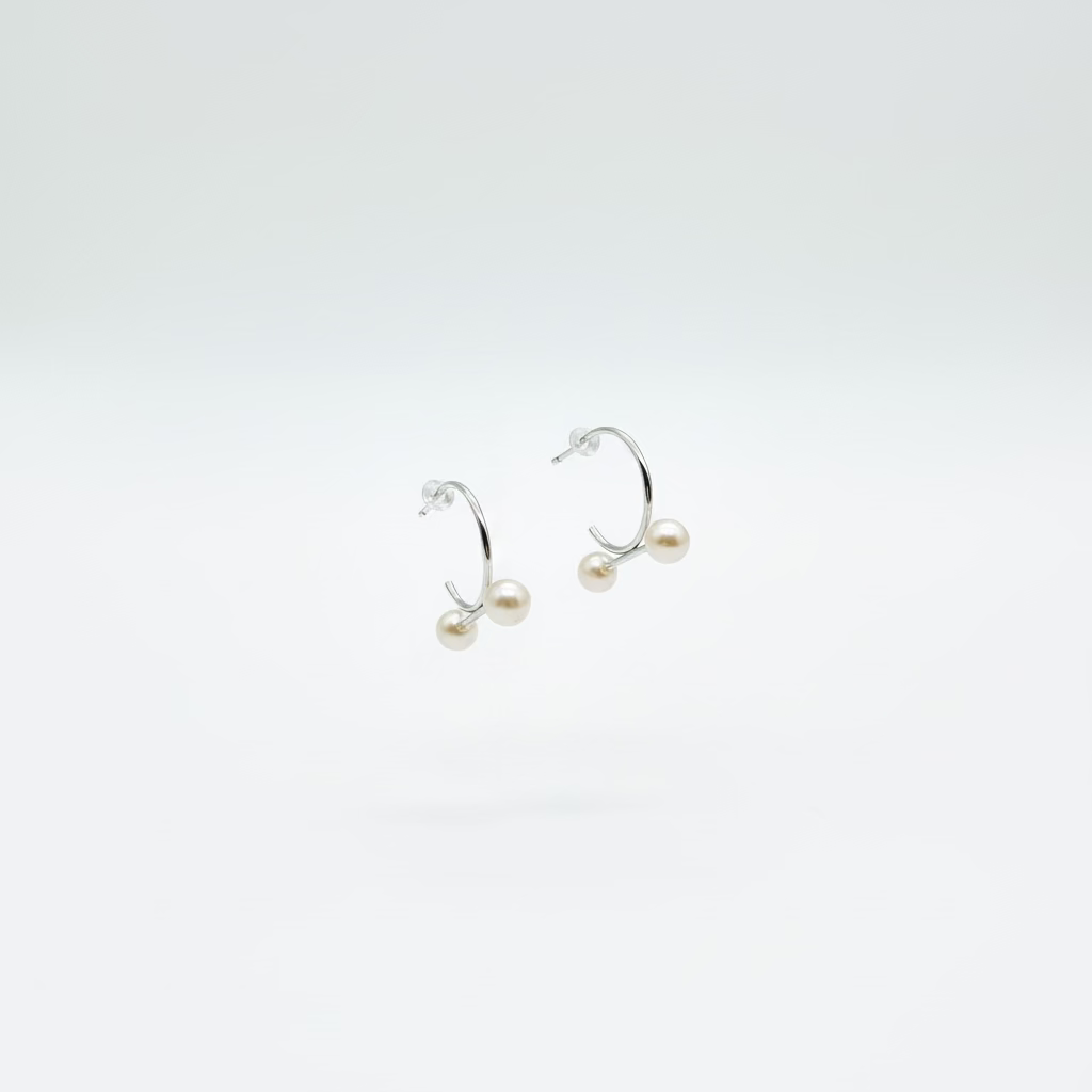 Sami Pearl Earrings in Gold