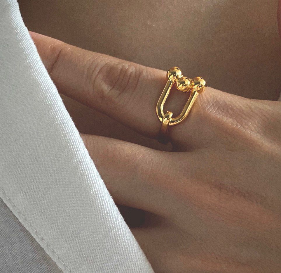 Chaine Ring In Gold