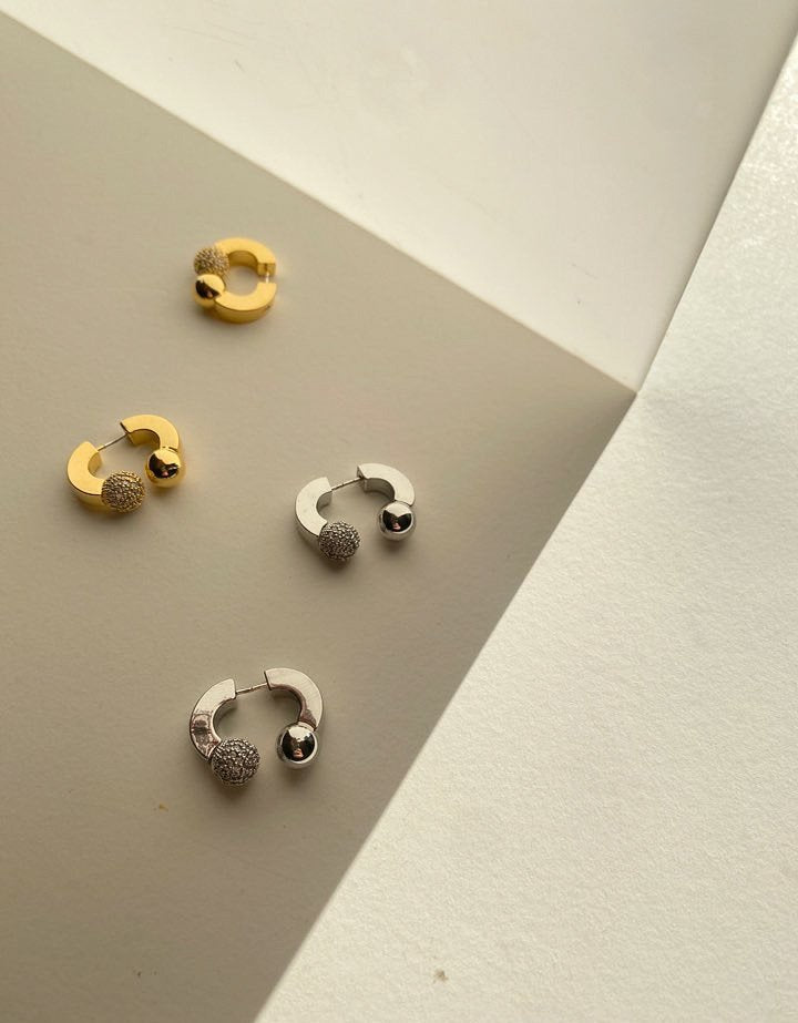 Glist Dos Earrings in Gold