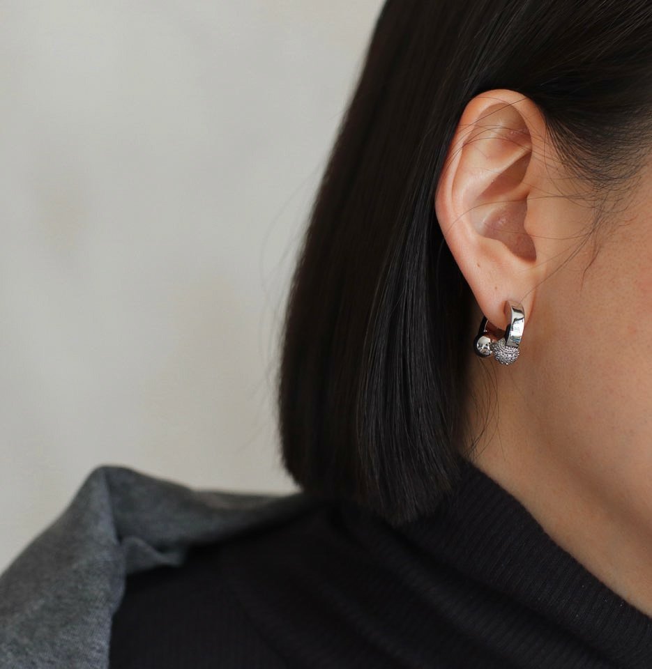 Glist Dos Earrings in Sliver