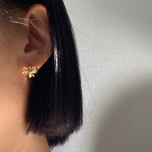 Laurel Dos Earrings in Gold