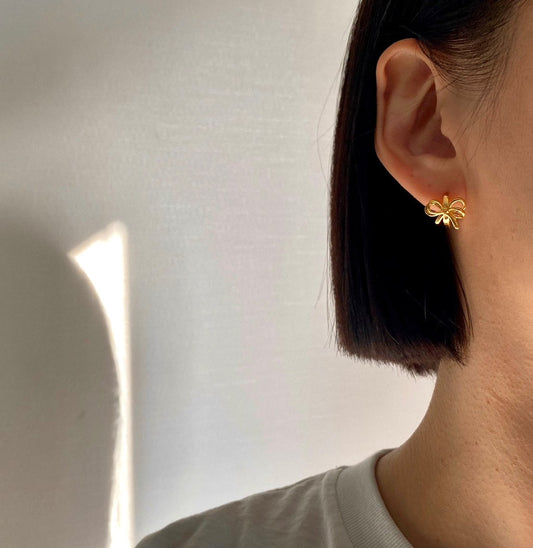 Laurel Dos Earrings in Gold