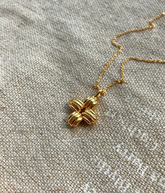 Petal Necklace in Gold