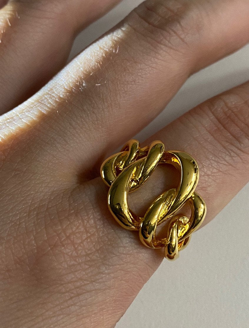 Emily Grande Ring Gold