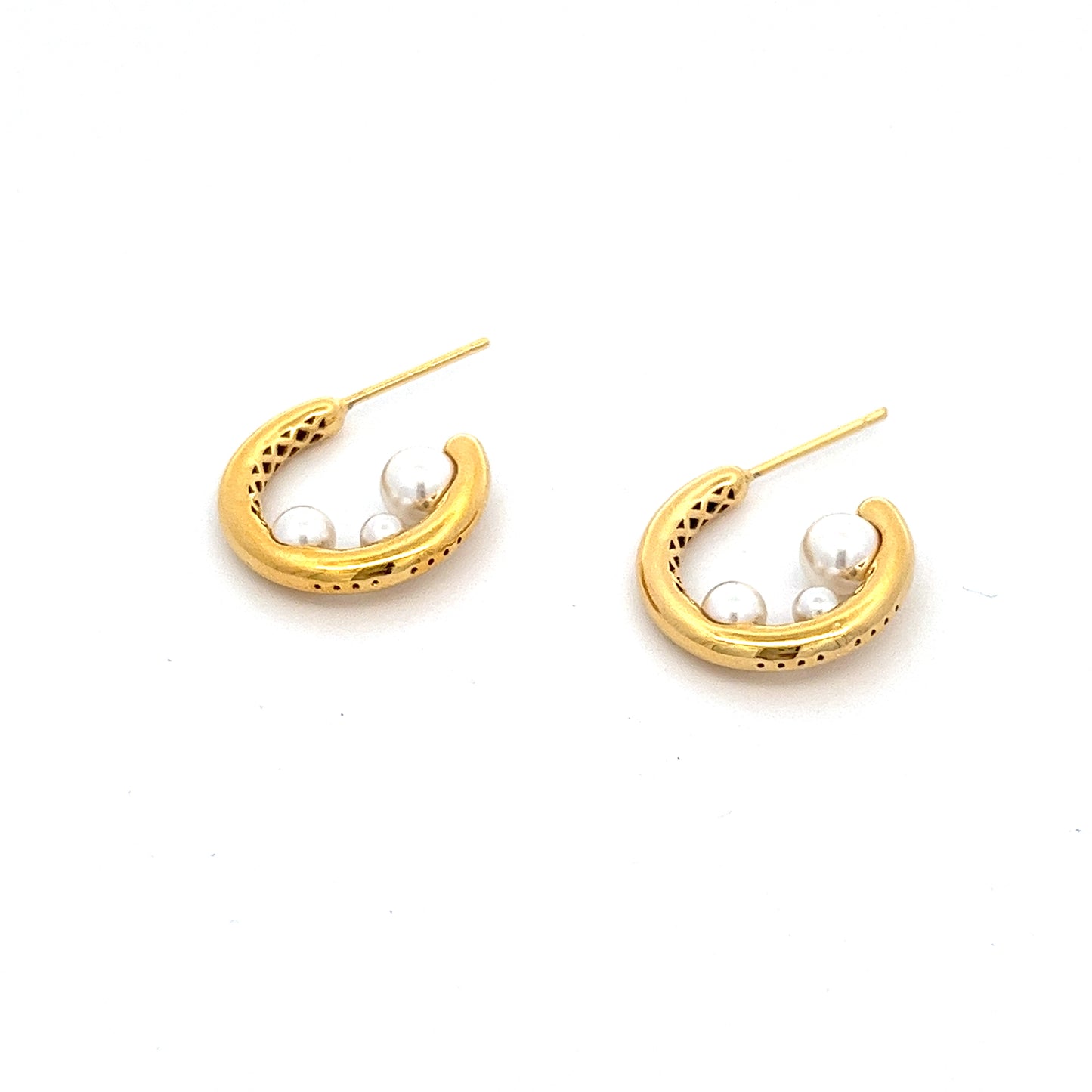 Pearl Trio Earrings in Gold