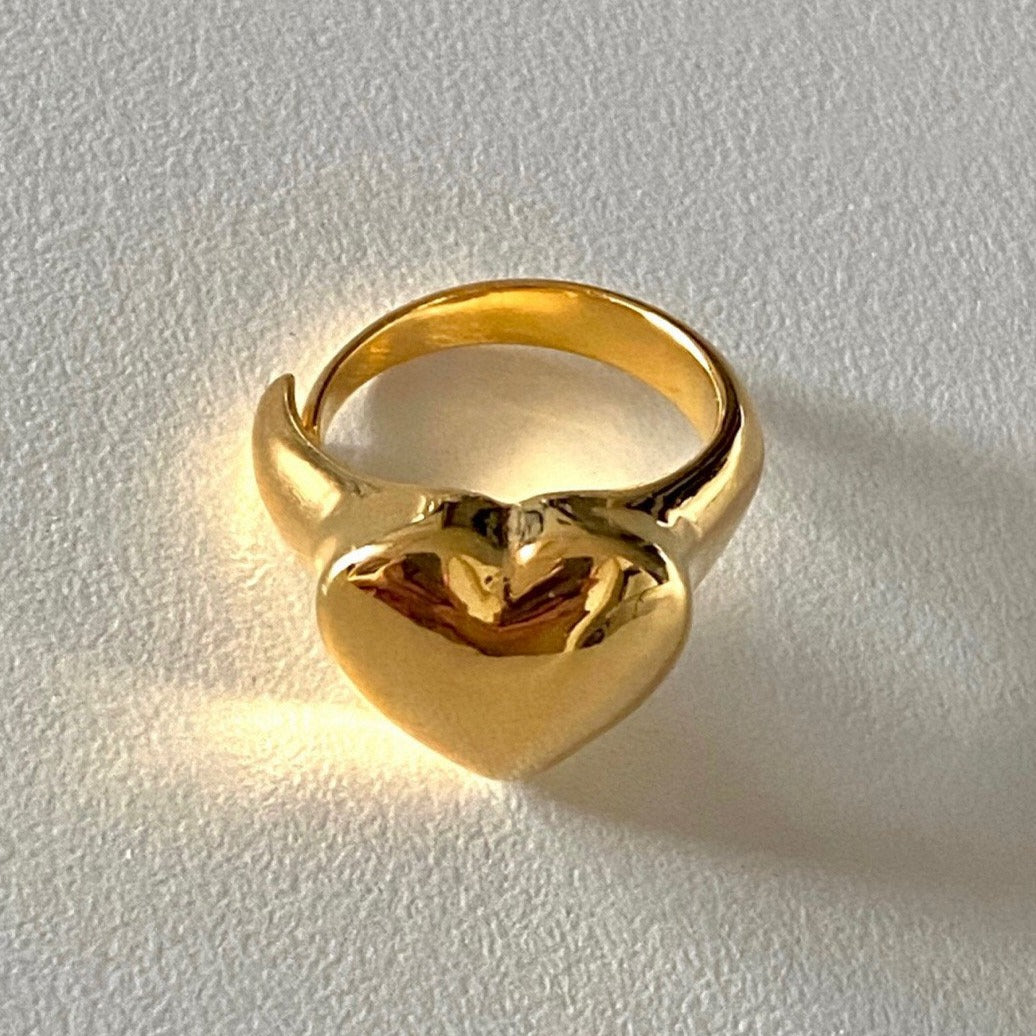 Heart Grande Ring in Gold