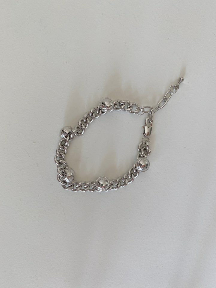 Medelina Necklace in Silver
