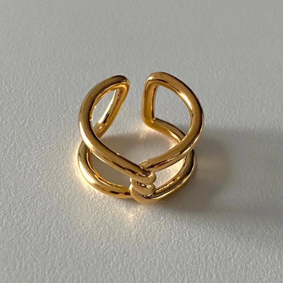 Dea Twisted Ring in Gold