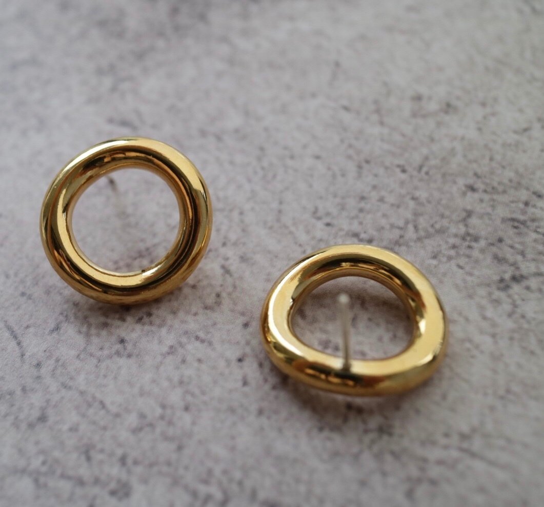 Cercle Earrings in Gold