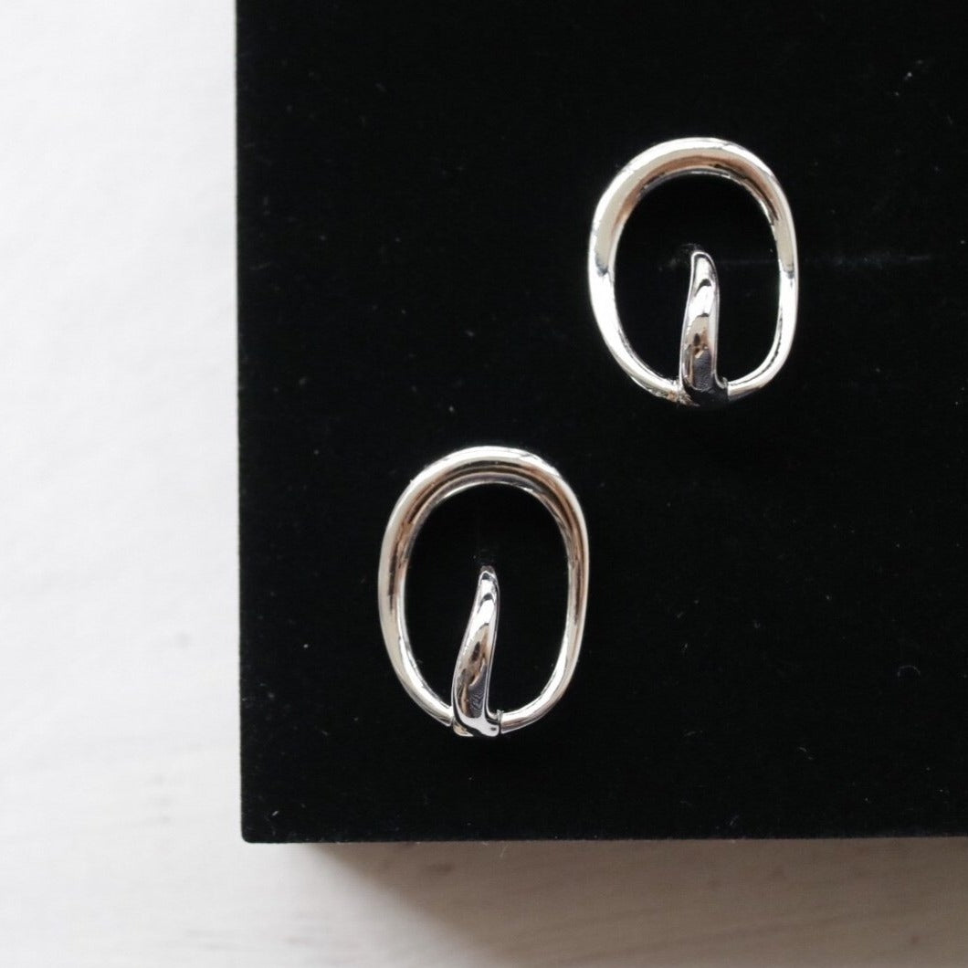 Olay Earrings in Silver