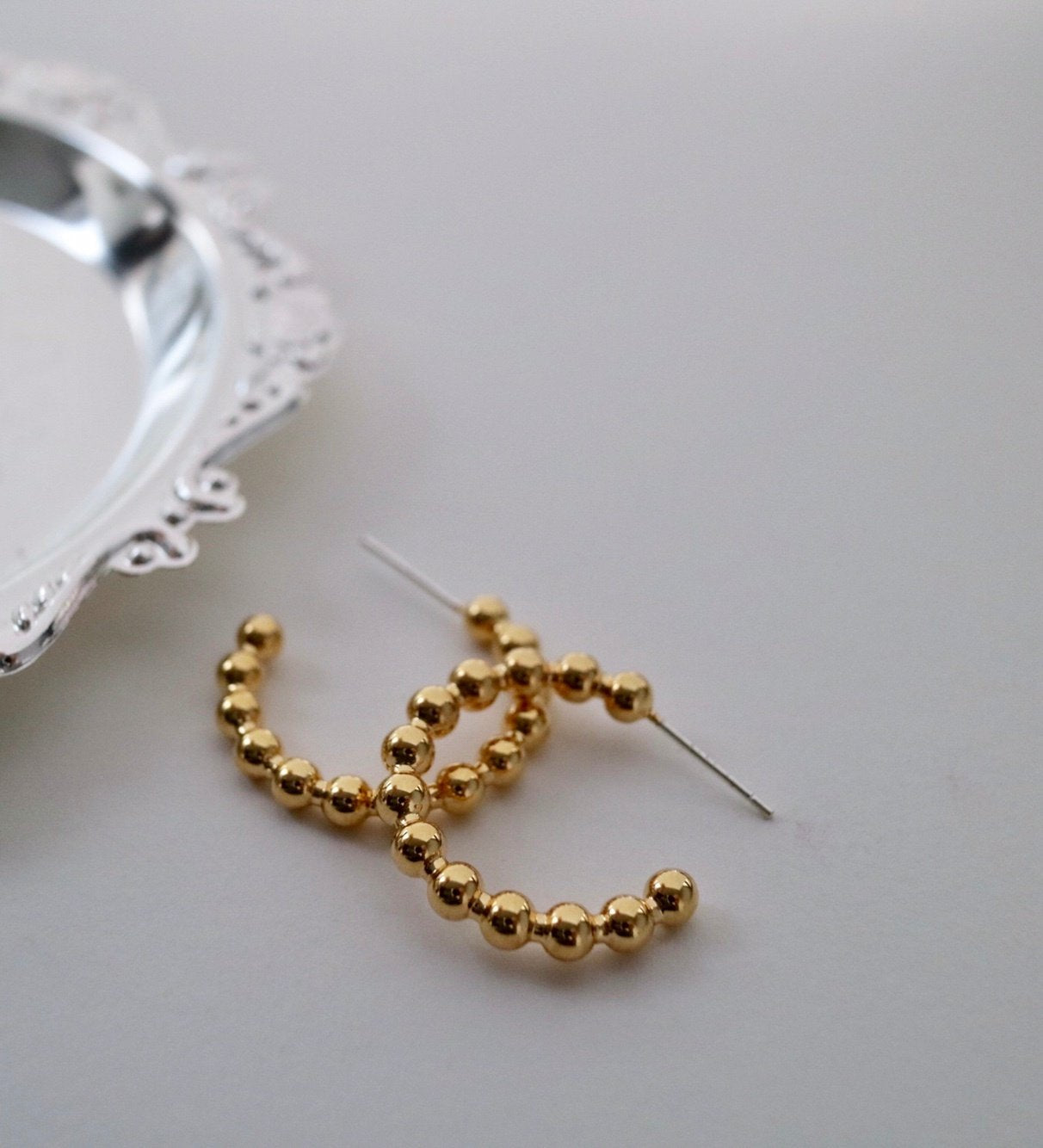 Cleef Loop Earrings in Gold