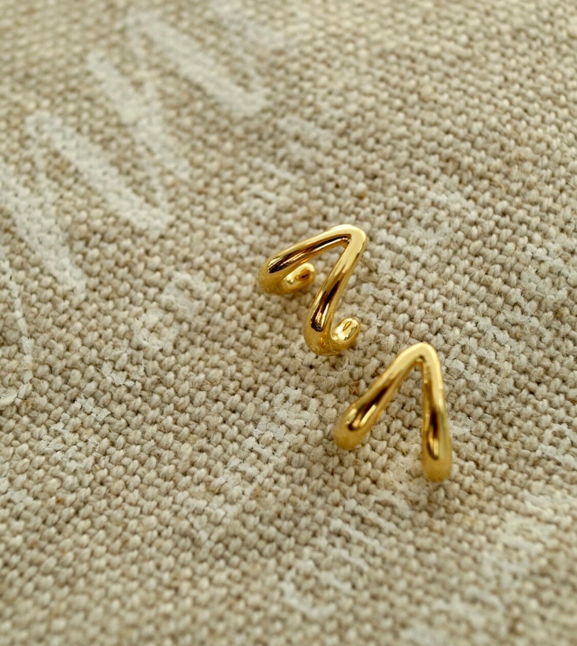 Claire Tres Earrings in Gold