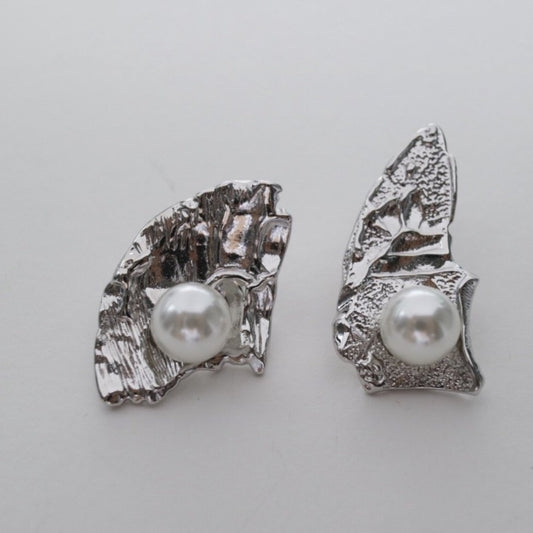 Relic Pearl Earrings in Silver