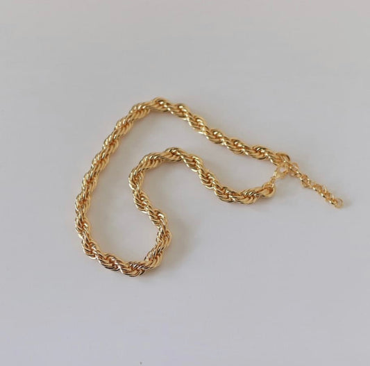 Amira Necklace in Gold