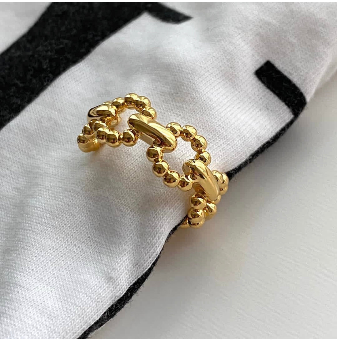 Angelic Ring in Gold