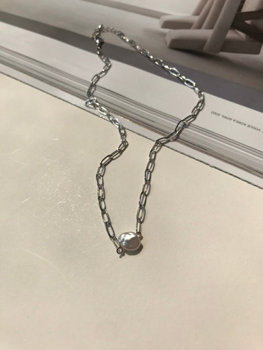 Cora Necklace in Silver