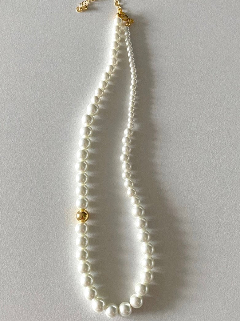 Kelly Pearl Necklace