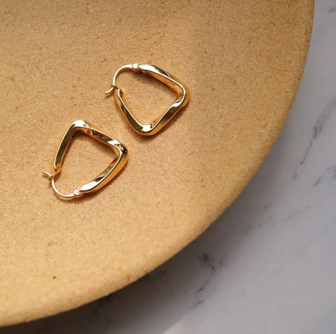 Baguette Earrings in Gold