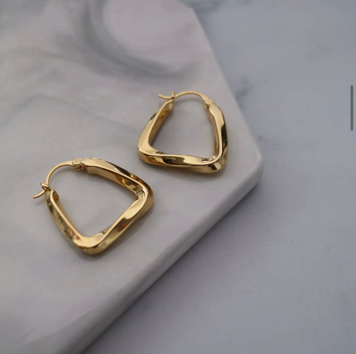 Baguette Earrings in Gold
