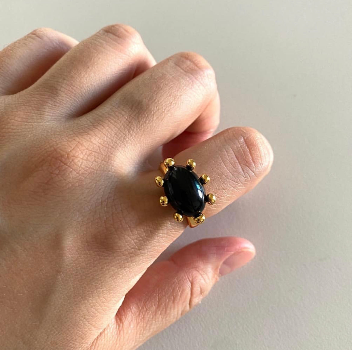 Onyx D Ring in Gold
