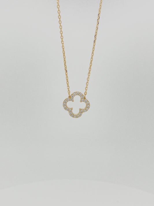 Clover Necklace Medium in Gold