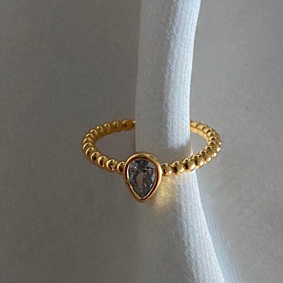 Cleef Diamante Dew Ring in Gold