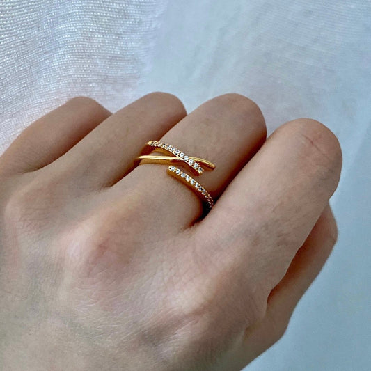 Claire X Ring in Gold